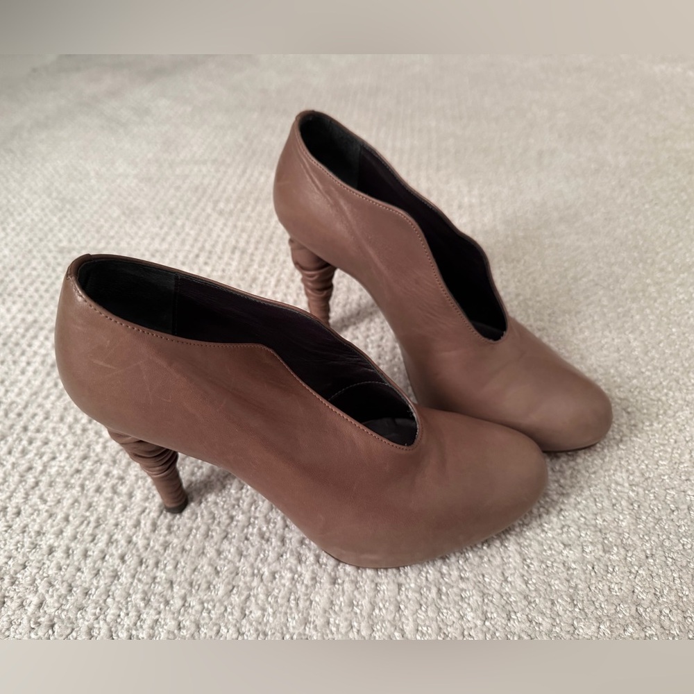 Row Leather Heels Size 6 Made in Italy